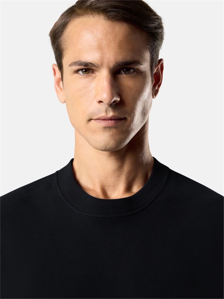 Comfort-fit crewneck sweatshirt with ribbed trims