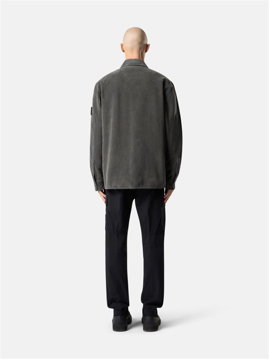 Comfort-fit overshirt with pockets and snap fastening