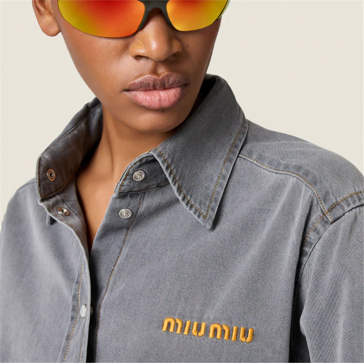 CROPPED CHAMBRAY SHIRT - MIU MIU - Verso