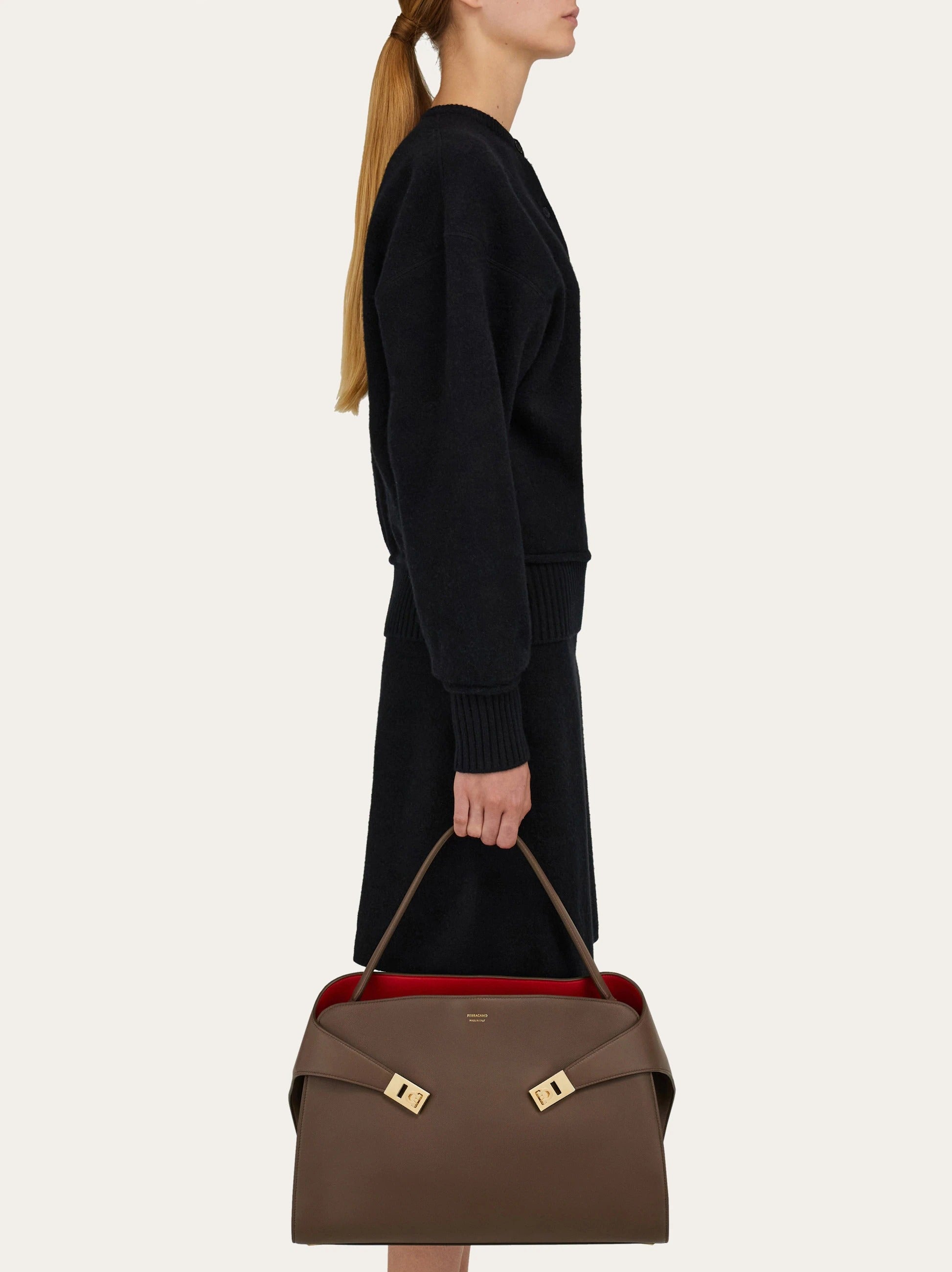 Hug soft two-tone shoulder bag (l)-FERRAGAMO-Verso