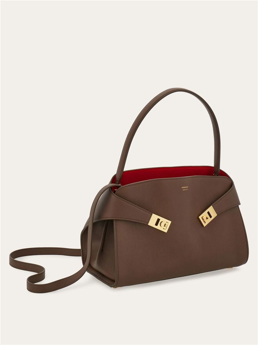 Hug soft two-tone shoulder bag (m)-FERRAGAMO-Verso