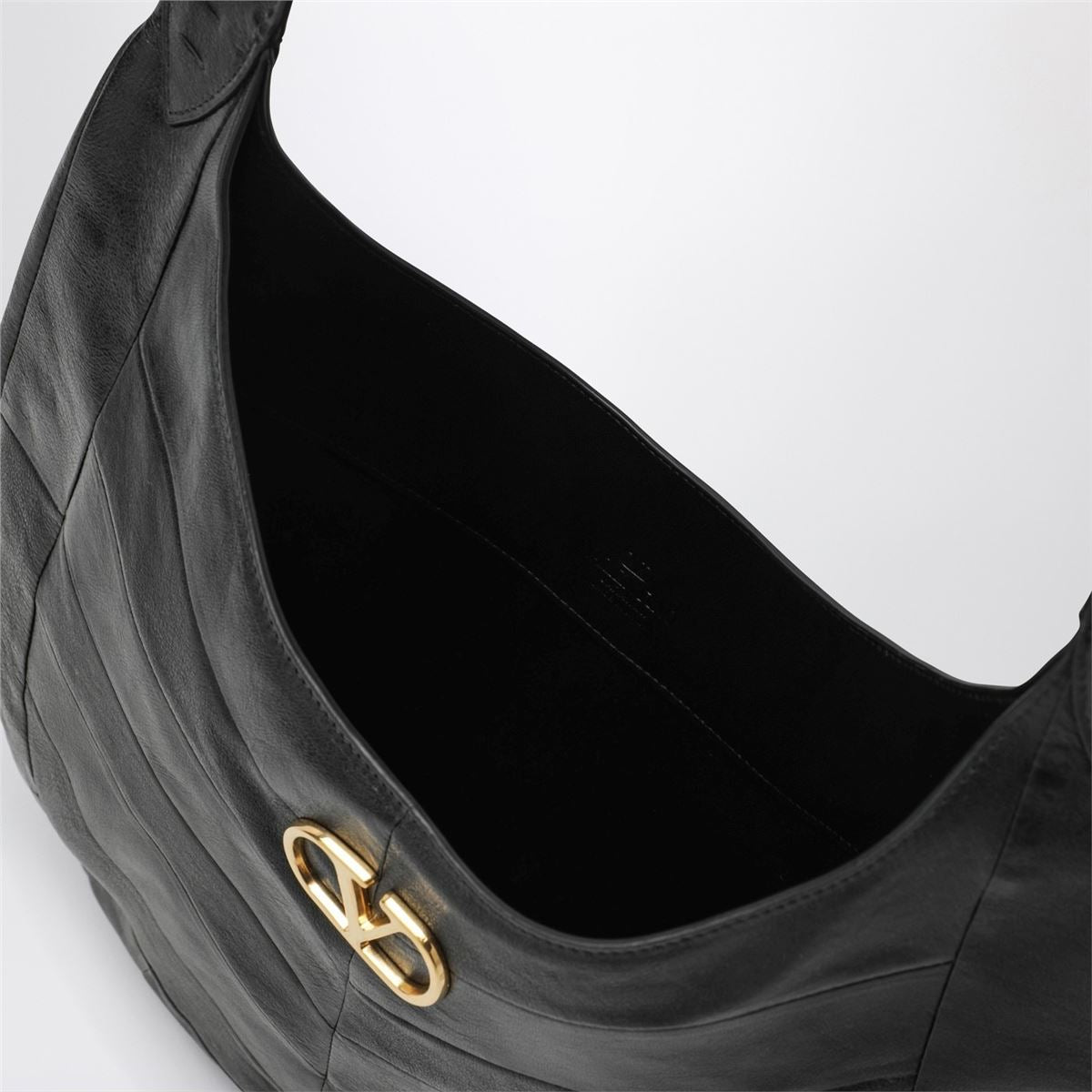 Medium hoboho bag in black chevron-pattern nappa-VALENTINO-Verso