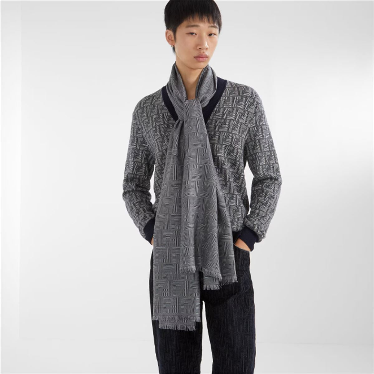 WOOL AND SILK SCARF FENDI