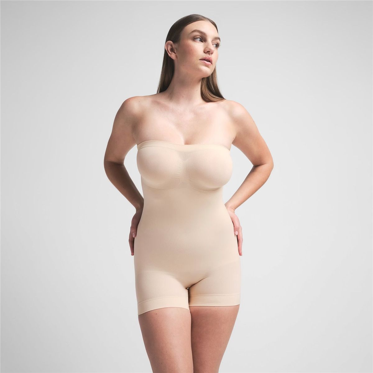 Seamless Sculpt Strapless Shortie Bodysuit-SKIMS-Verso
