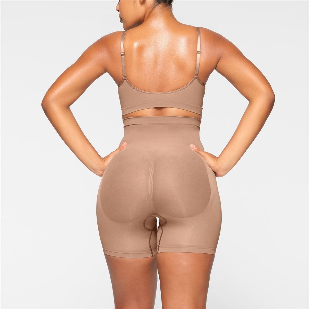Seamless sculpt mid thigh short-SKIMS-Verso