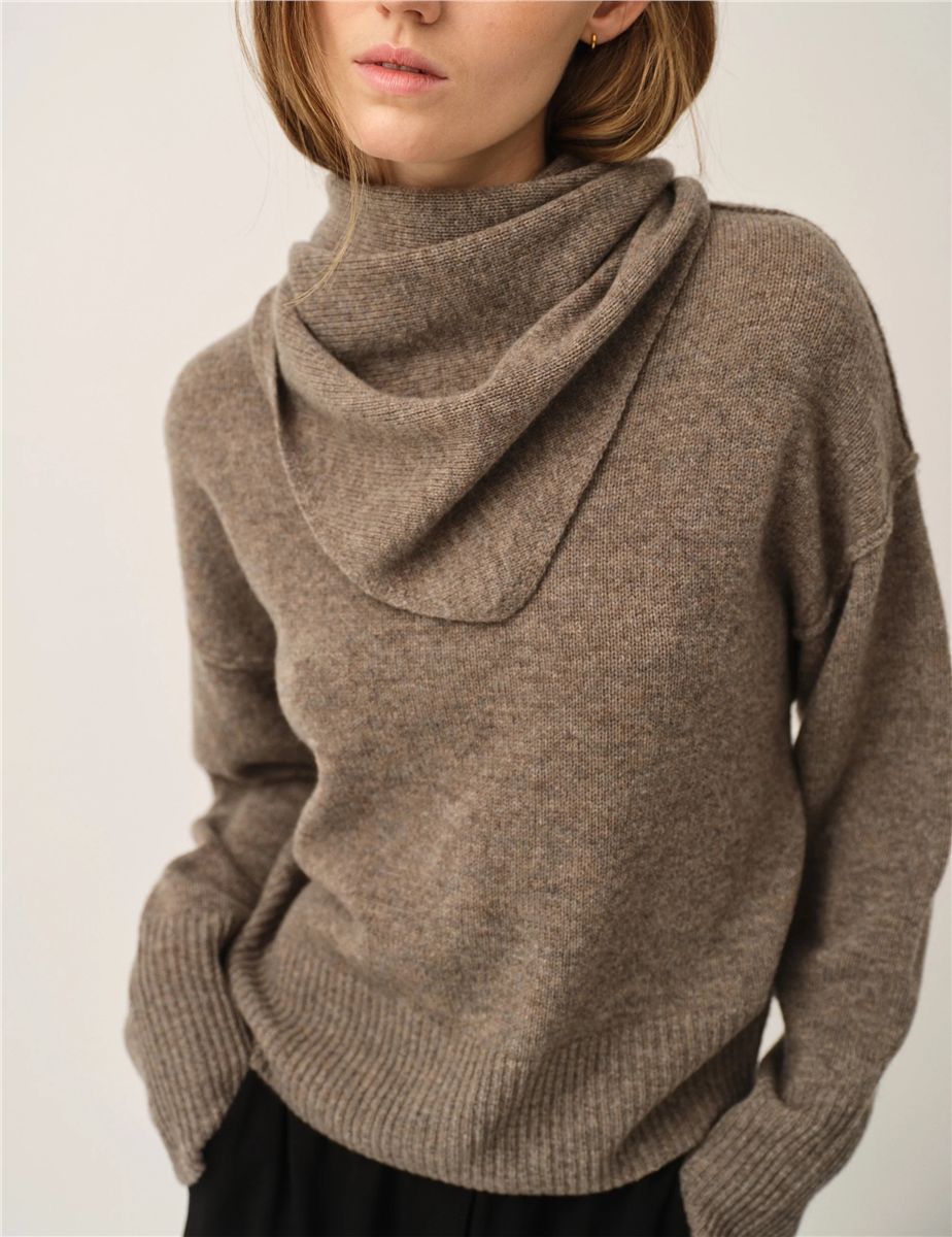 Volmer back knit mushroom-THE GARMENT-Verso