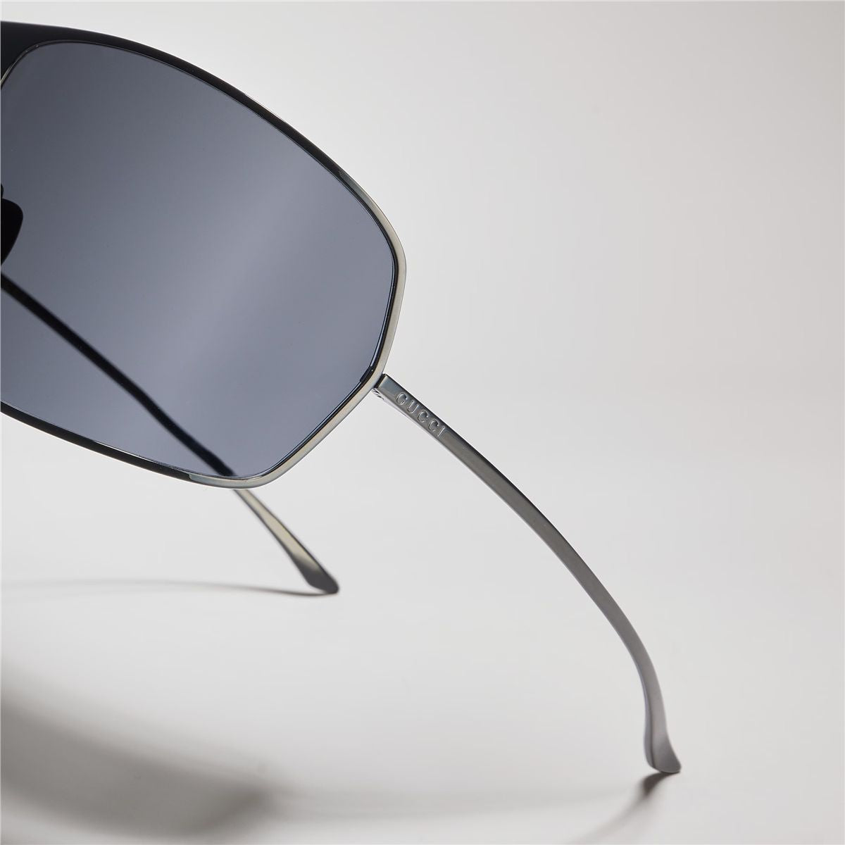 Mask frame sunglasses-GUCCI-Verso