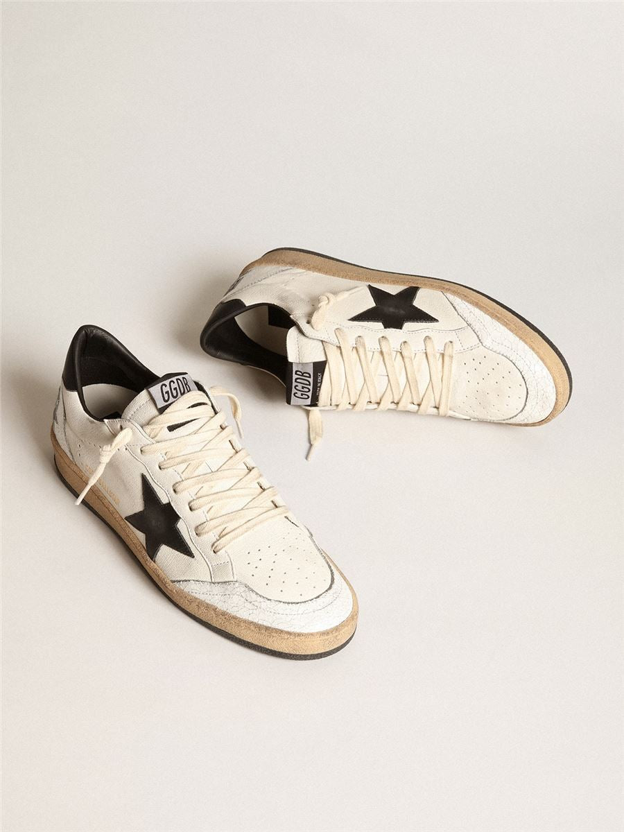 MEN'S BALL STAR IN WHITE NAPPA WITH BLACK STAR -  GOLDEN GOOSE -  Verso