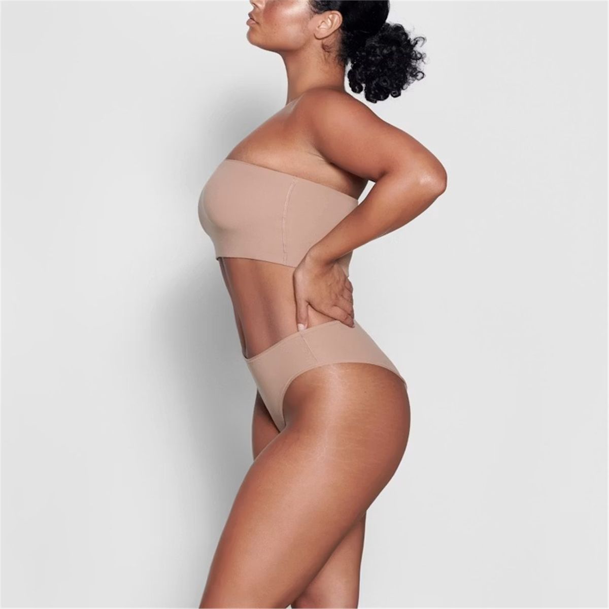 Fits everybody cheeky brief-SKIMS-Verso