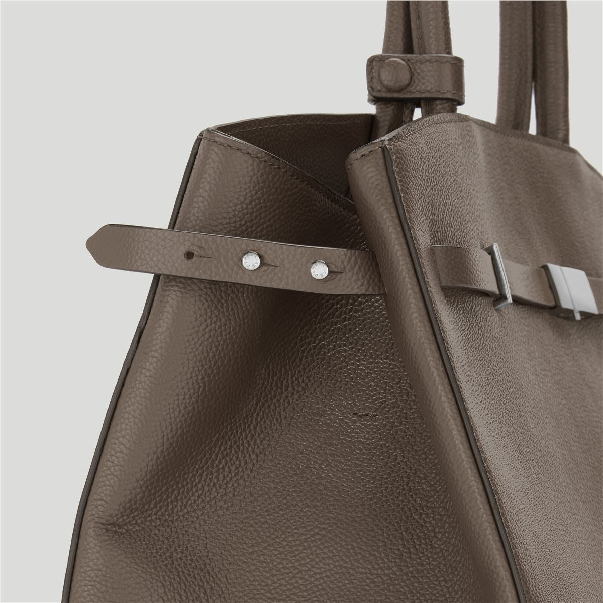 The hudson-DEMELLIER LONDON-Verso