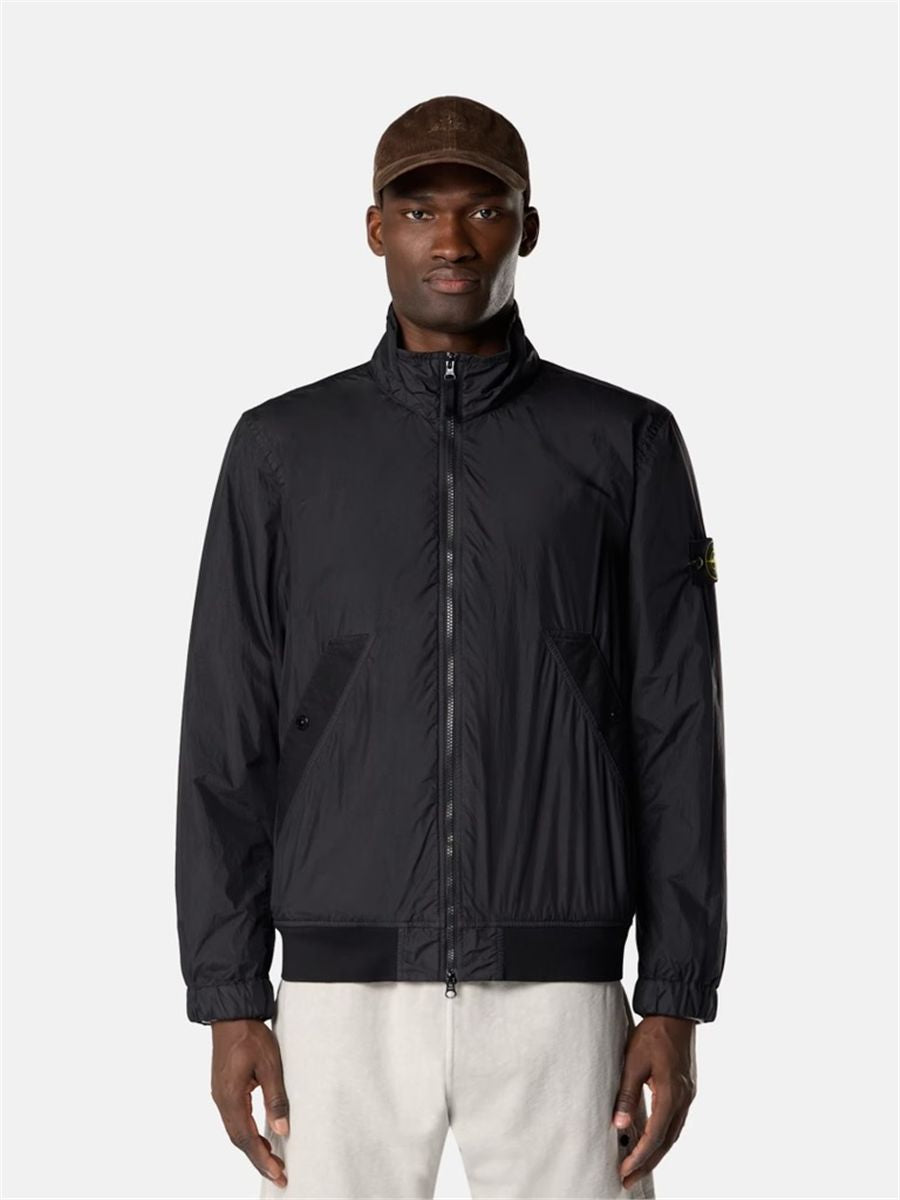Jacket with wind resistance and anti-drop