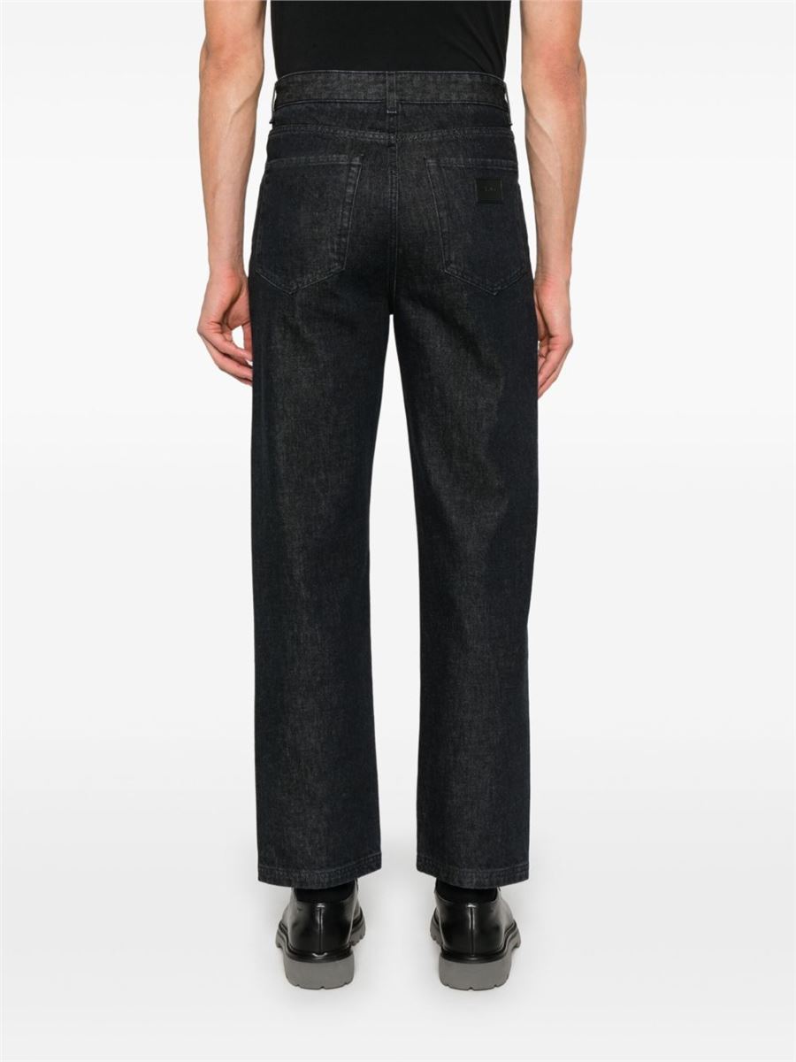 STRAIGHT-LEG JEANS