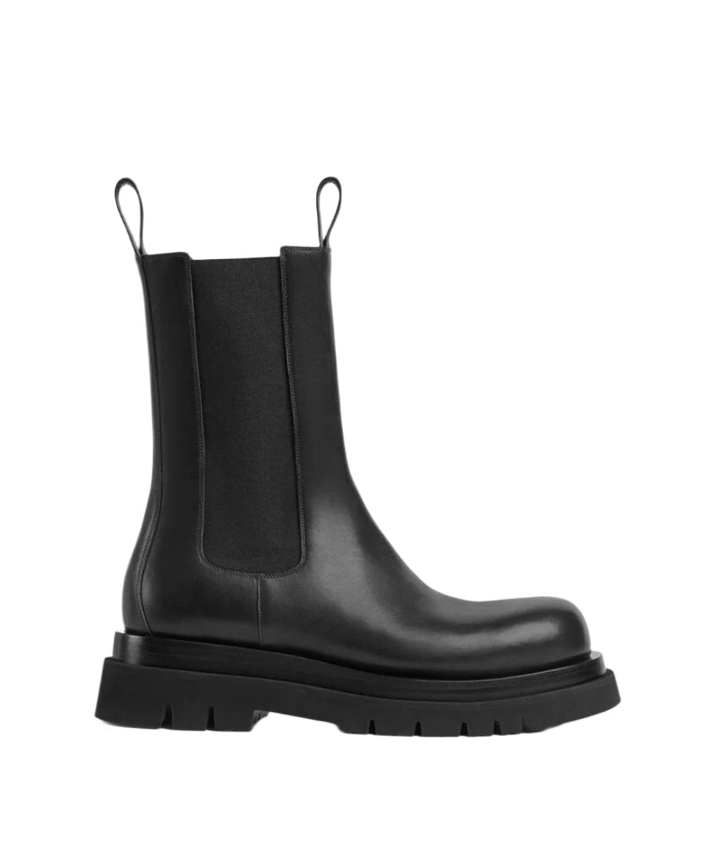 VEGETABLE-TANNED LEATHER CHELSEA BOOTS. BOTTEGA VENETA