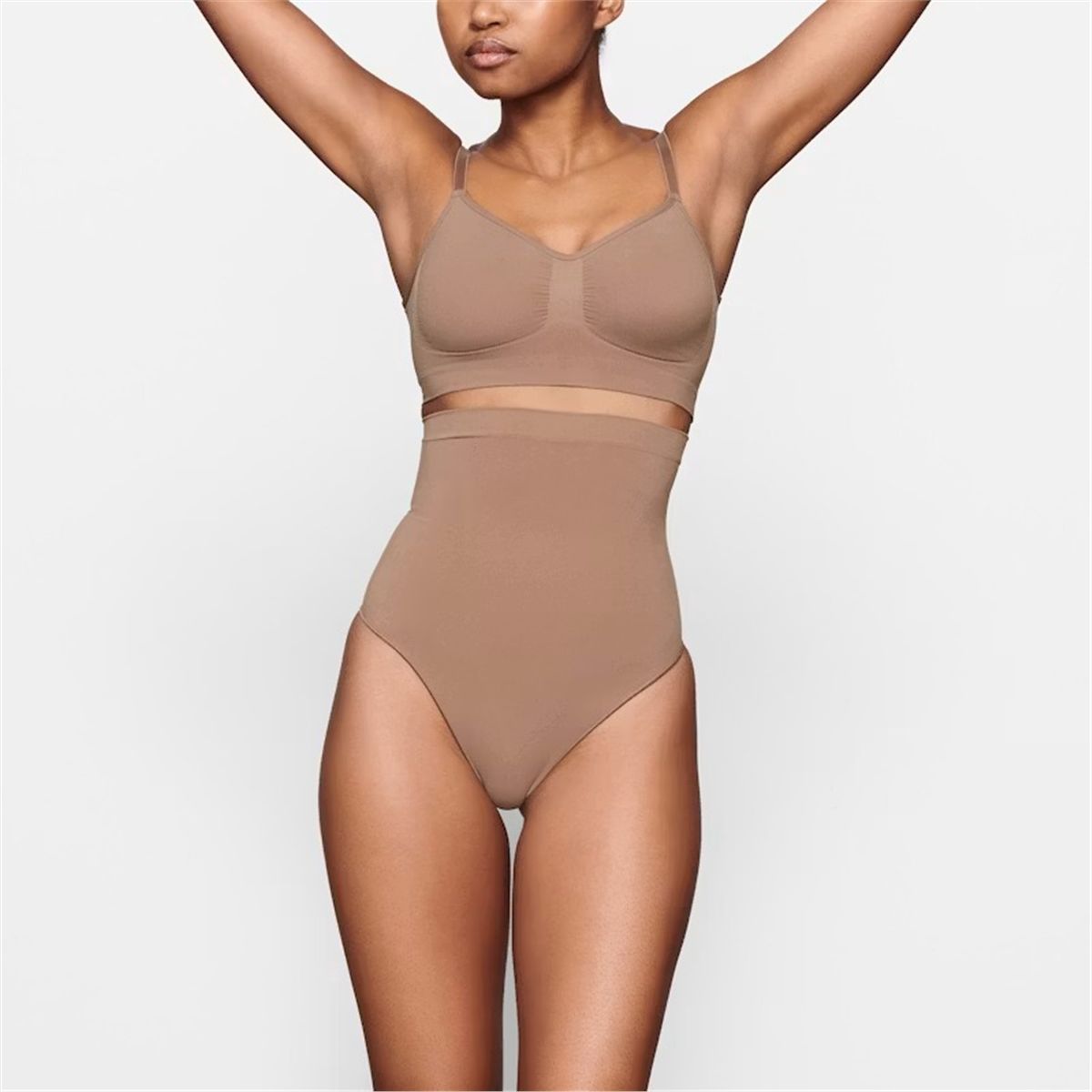 Seamless sculpt high waist thong-SKIMS-Verso