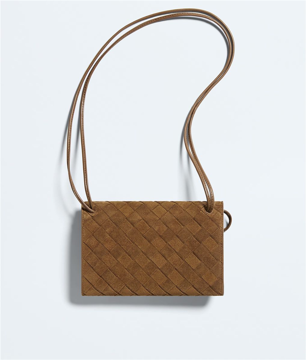 Andiamo pouch on strap