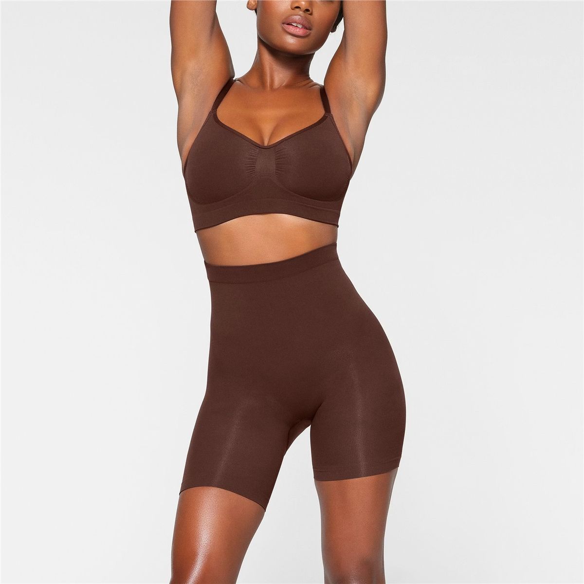 Seamless sculpt mid thigh short-SKIMS-Verso