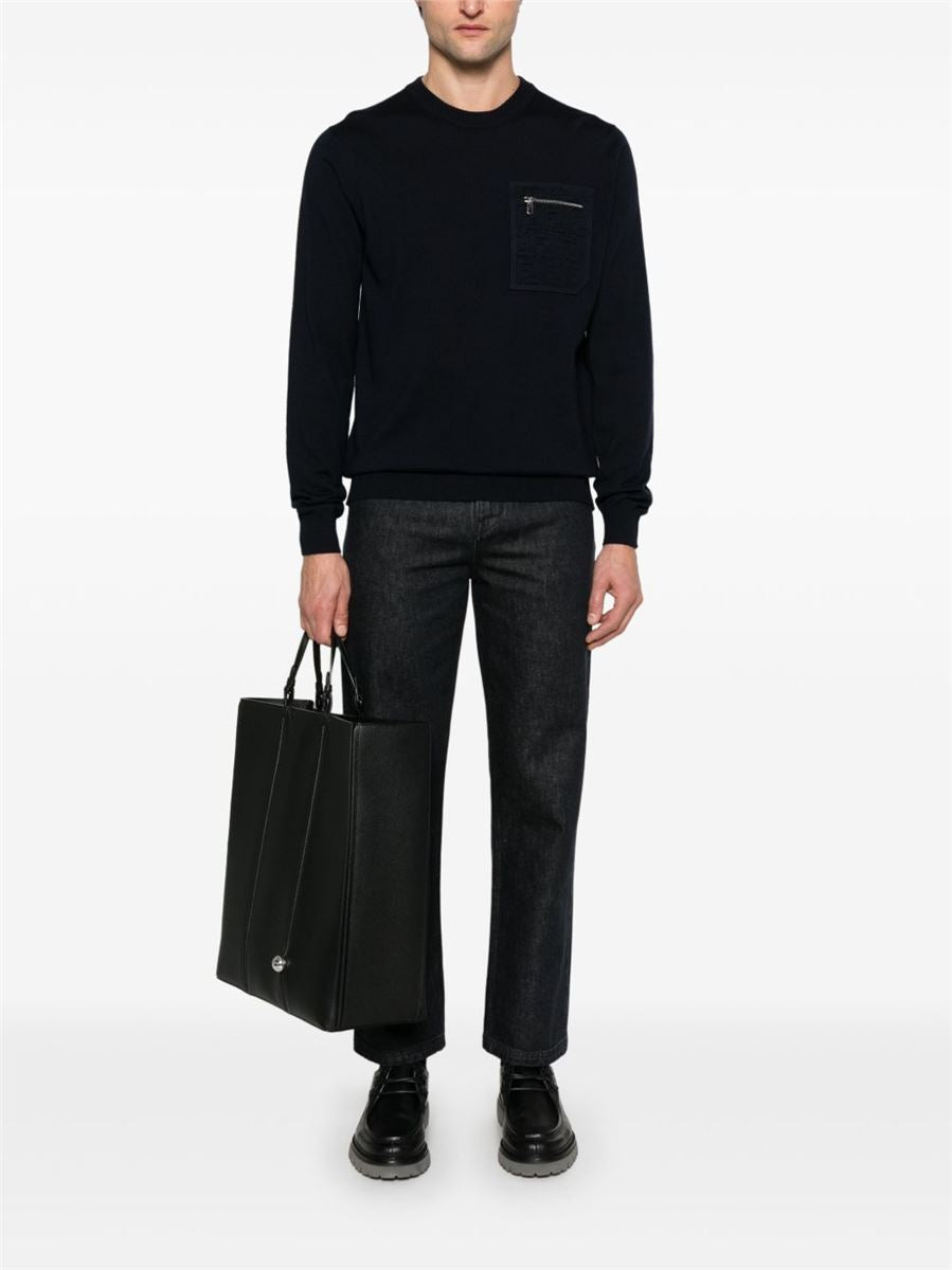 STRAIGHT-LEG JEANS