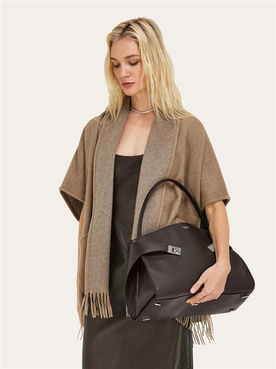 Hug soft bicolor shoulder bag (l)-FERRAGAMO-Verso