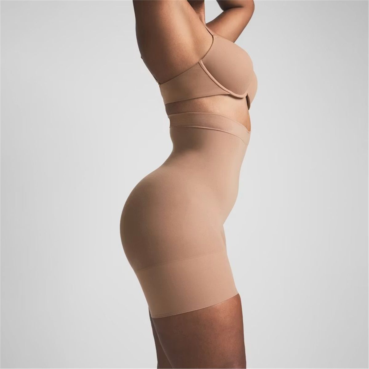 Sheer seamless mid thigh short-SKIMS-Verso