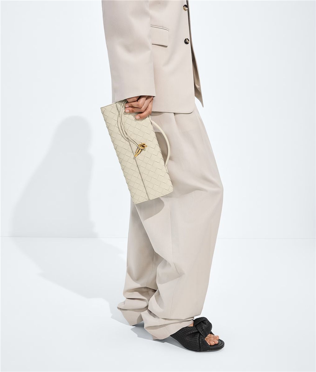 Andiamo Clutch-BOTTEGA VENETA-Verso