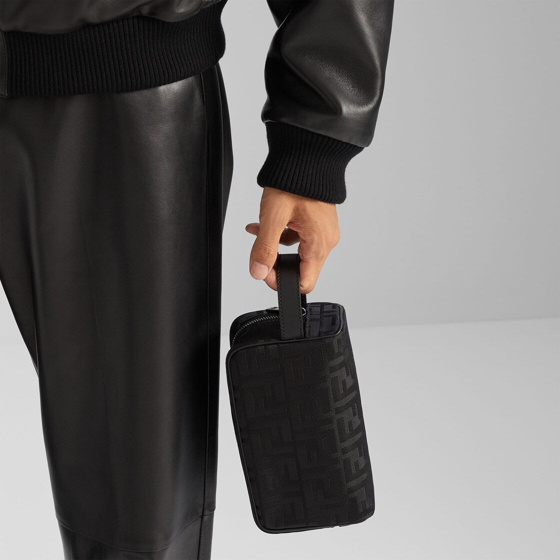 Black leather and black ff nylon toiletry case-FENDI-Verso
