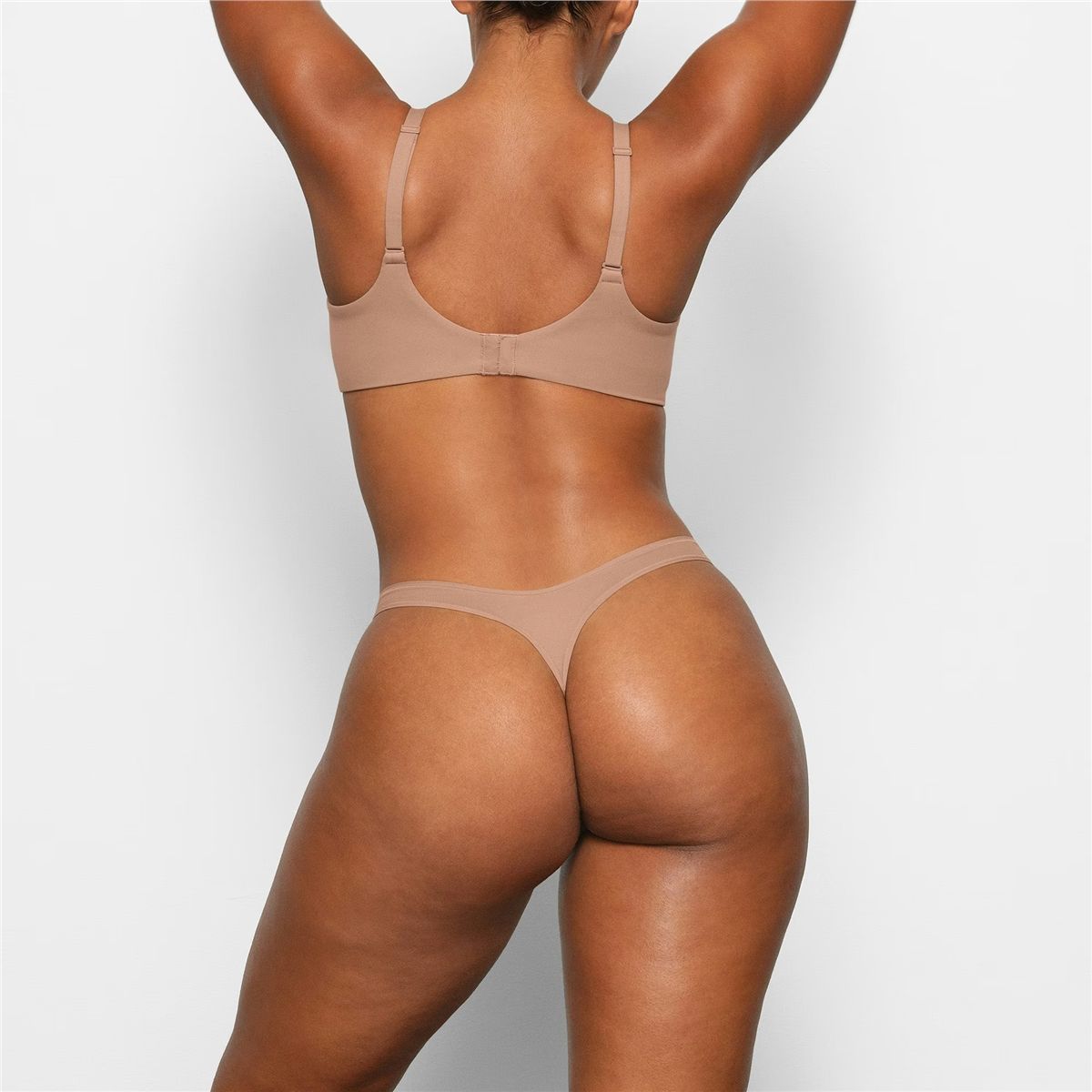 Fits Everybody T-Shirt Bra-SKIMS-Verso
