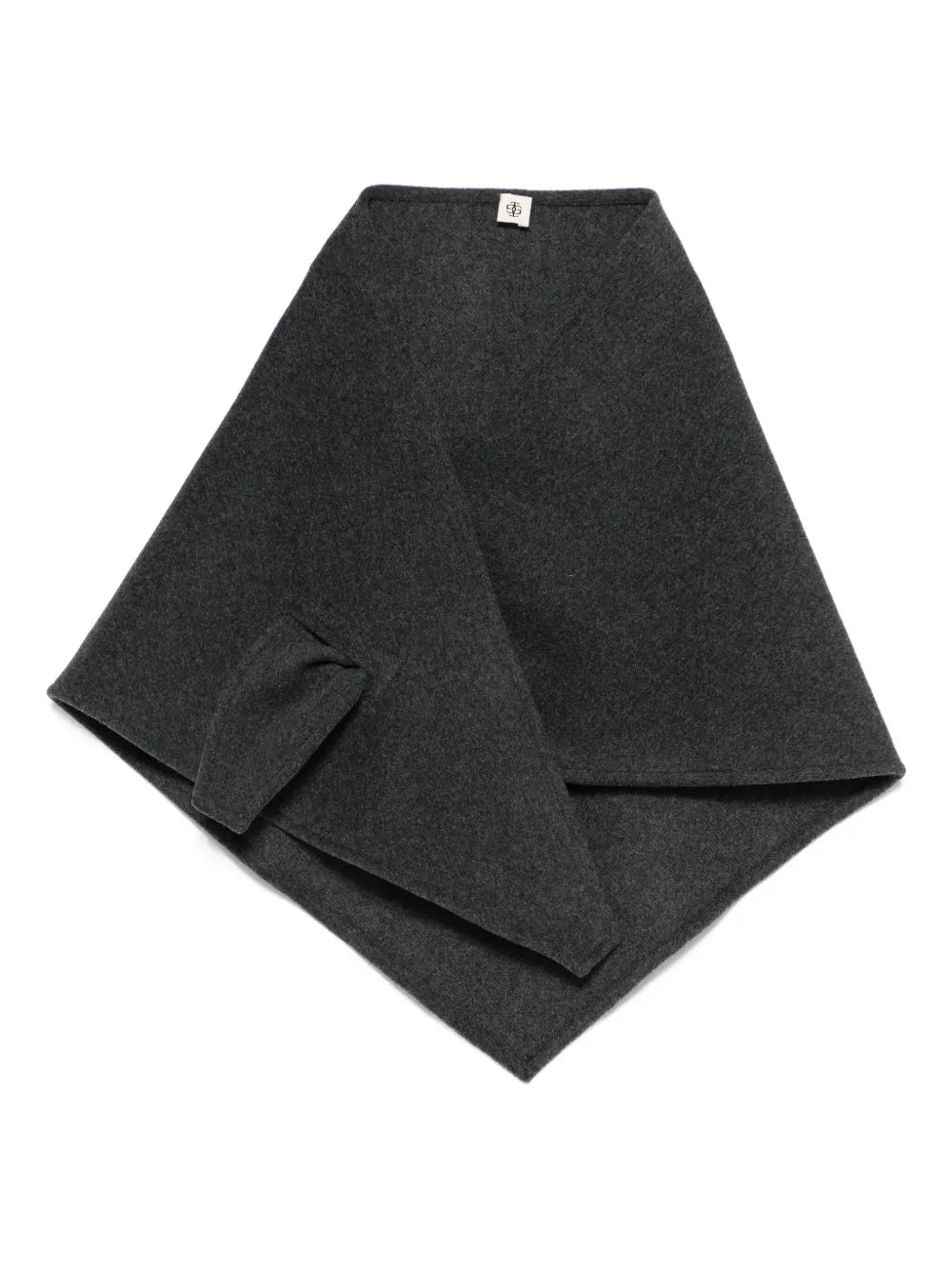 Triangle-shape scarf