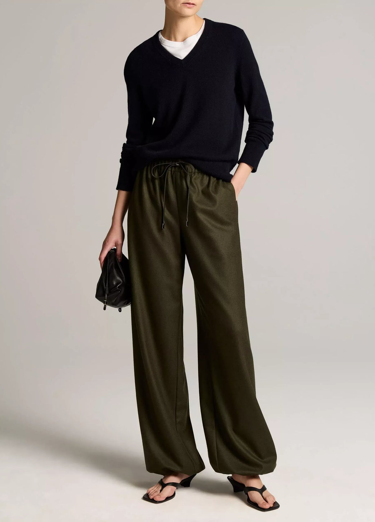 Cashmere casual v-neck sweater-VINCE-Verso