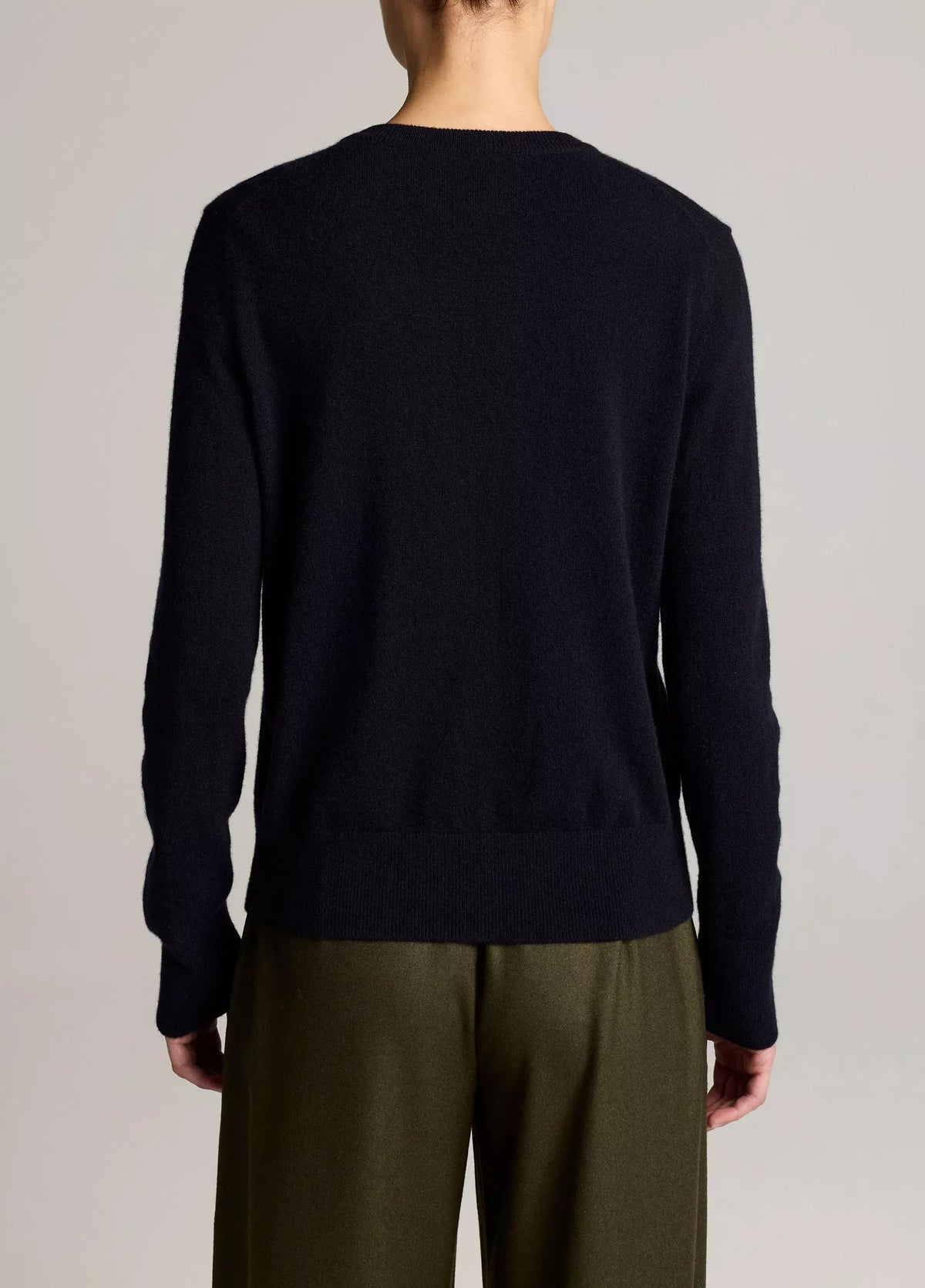 Cashmere casual v-neck sweater-VINCE-Verso