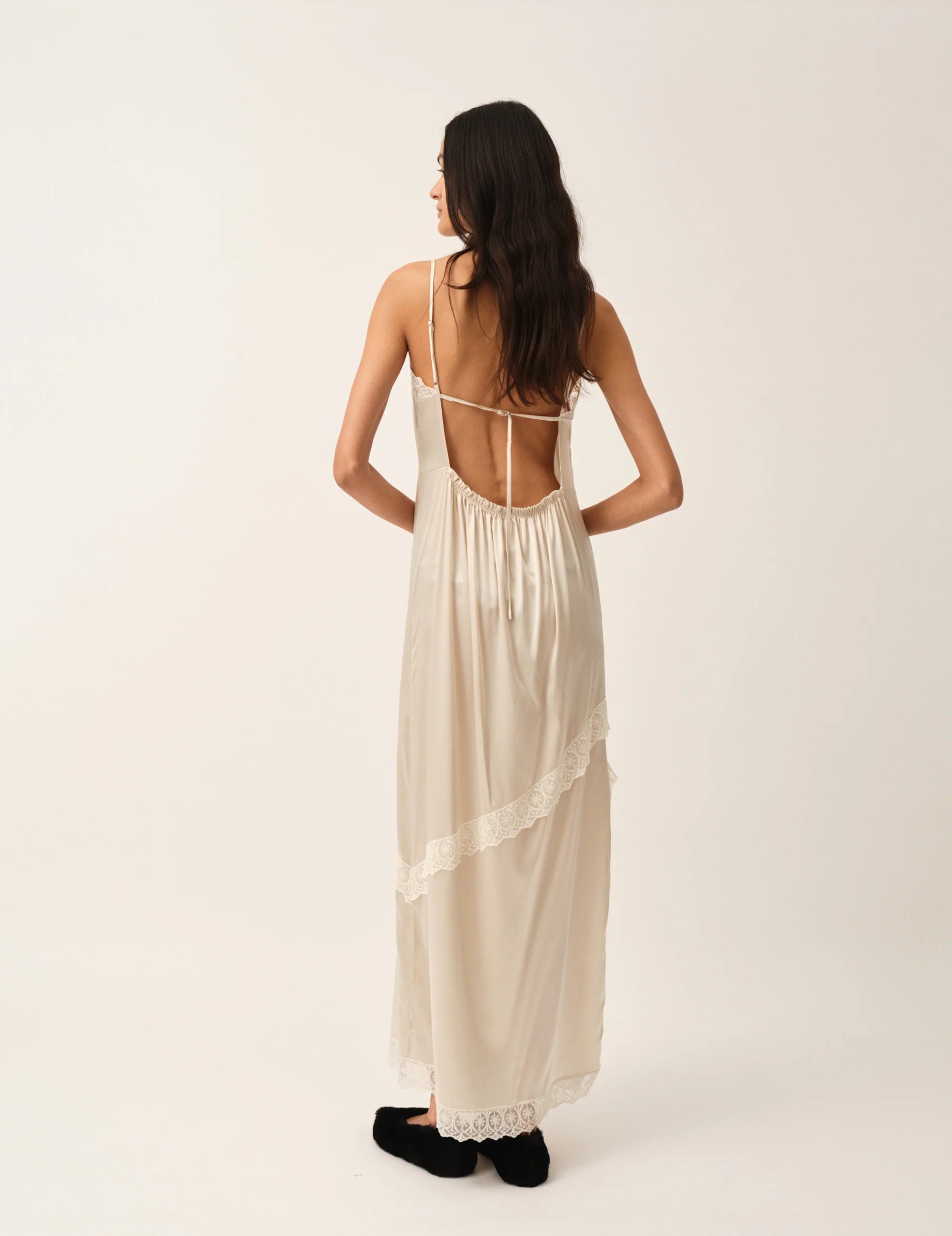 Cata lace dress-THE GARMENT-Verso