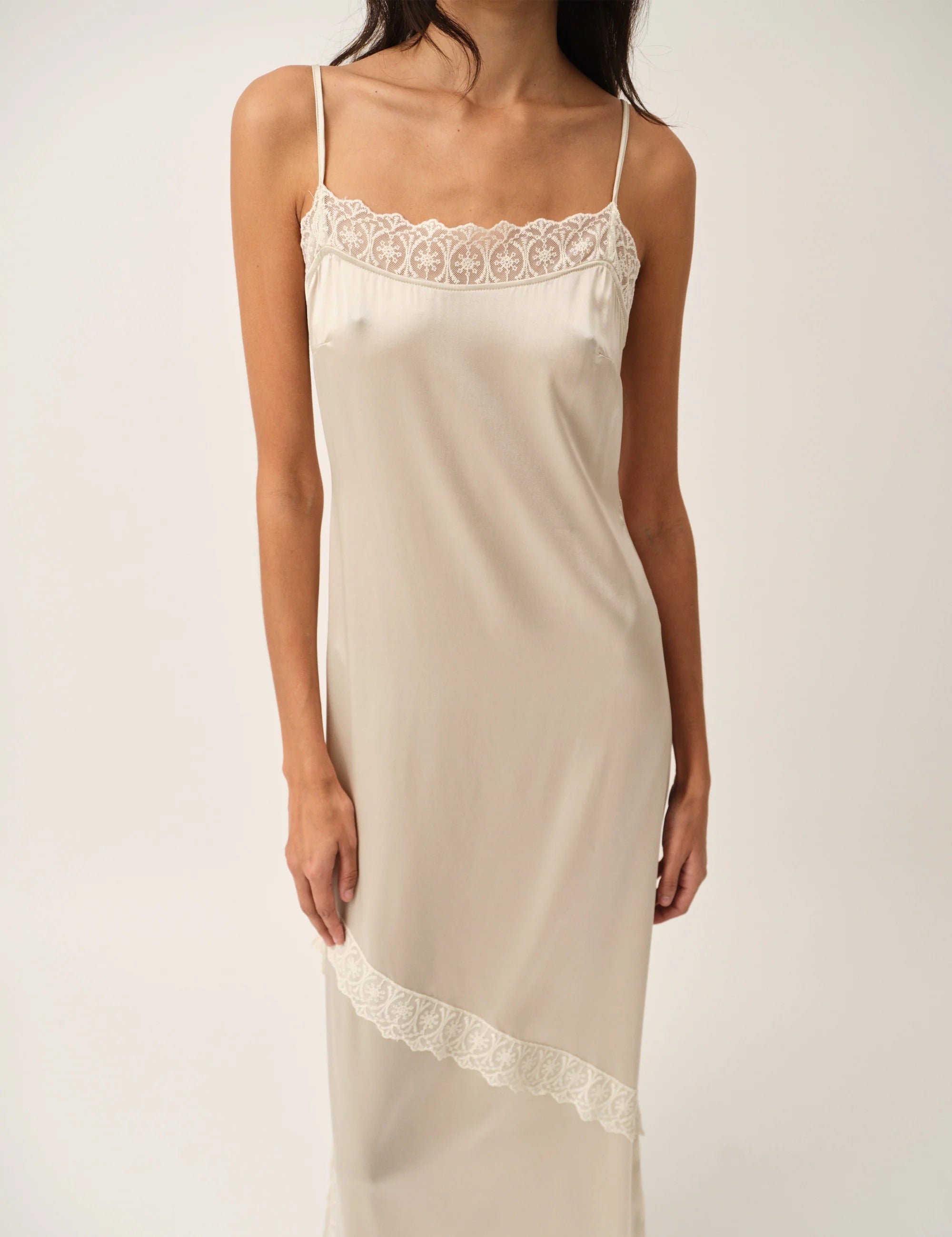 Cata lace dress-THE GARMENT-Verso