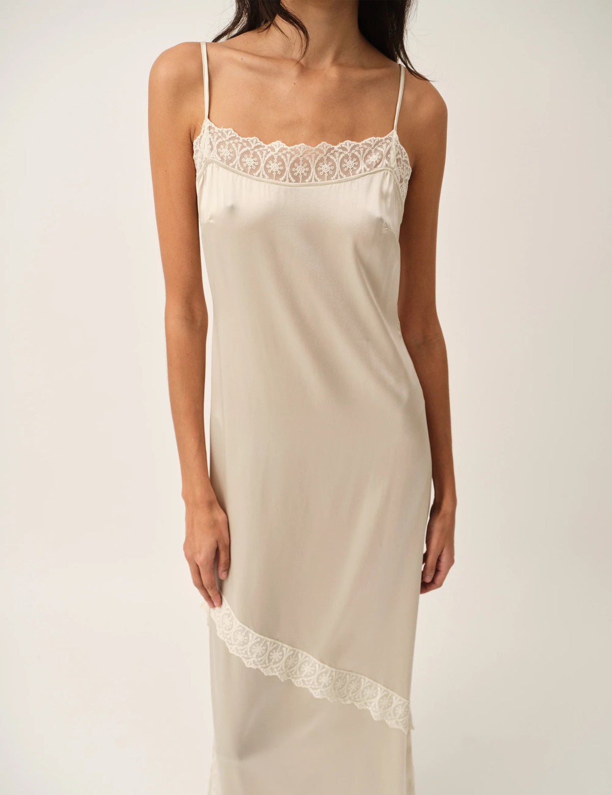 Cata lace dress-THE GARMENT-Verso
