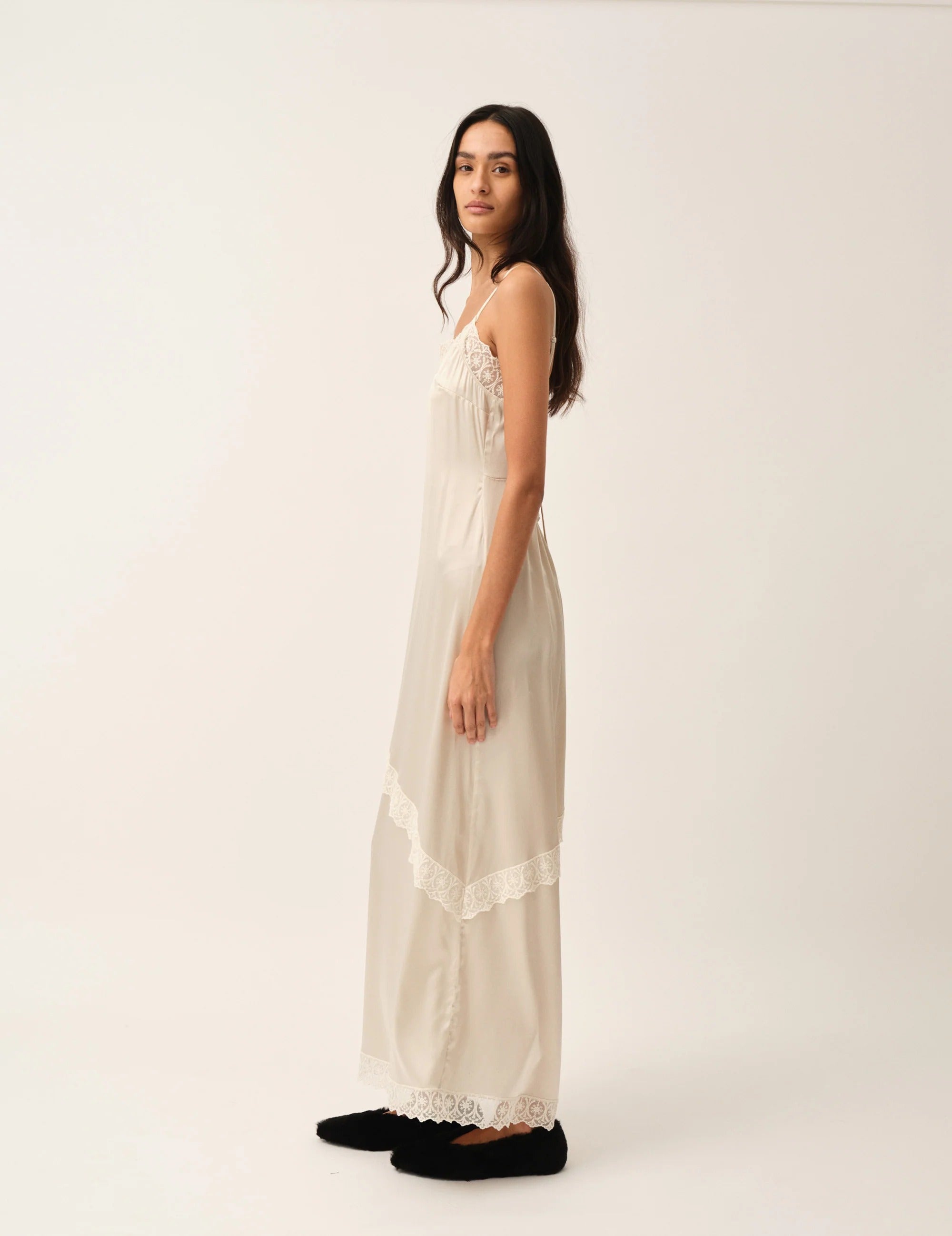 Cata lace dress-THE GARMENT-Verso