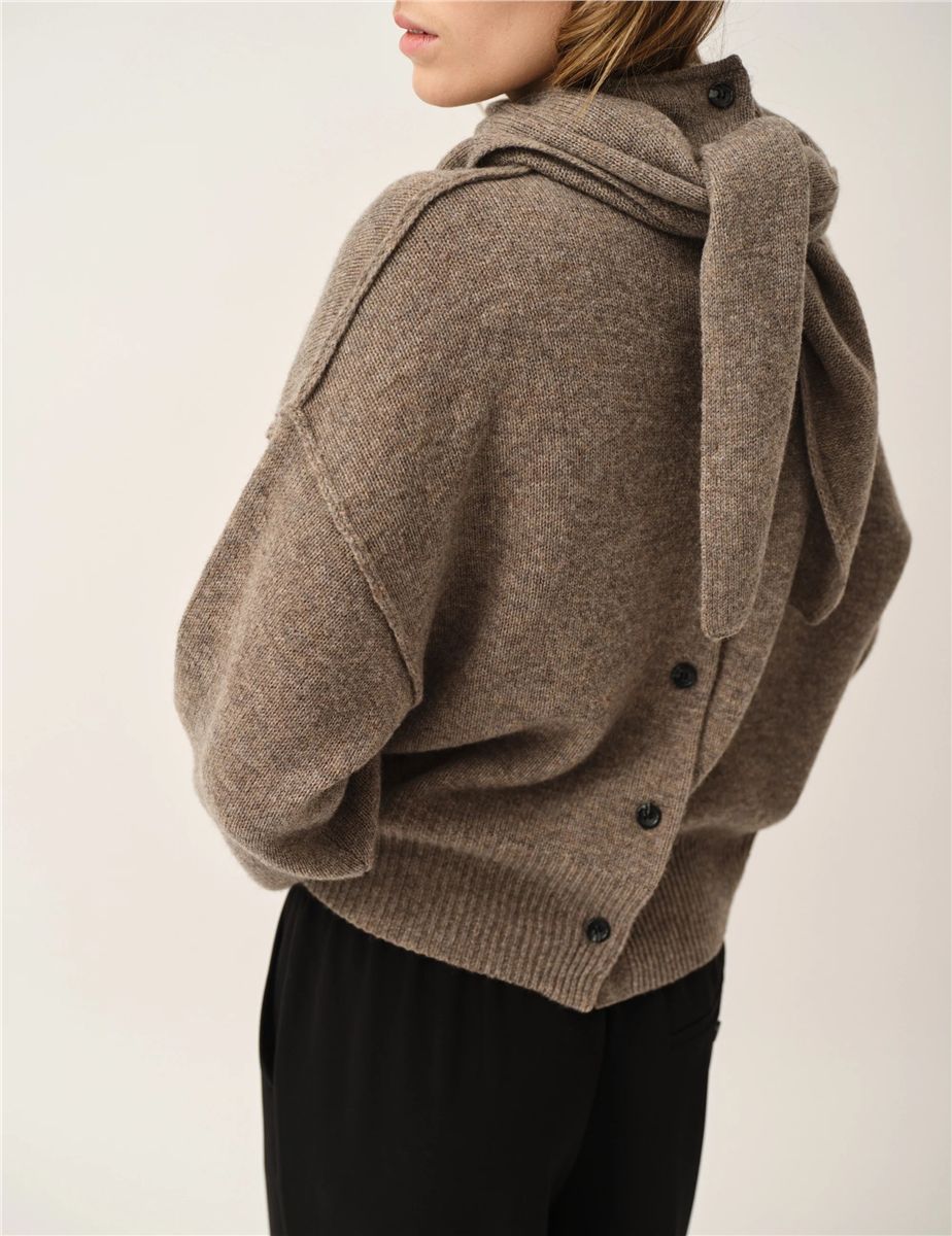 Volmer back knit mushroom-THE GARMENT-Verso