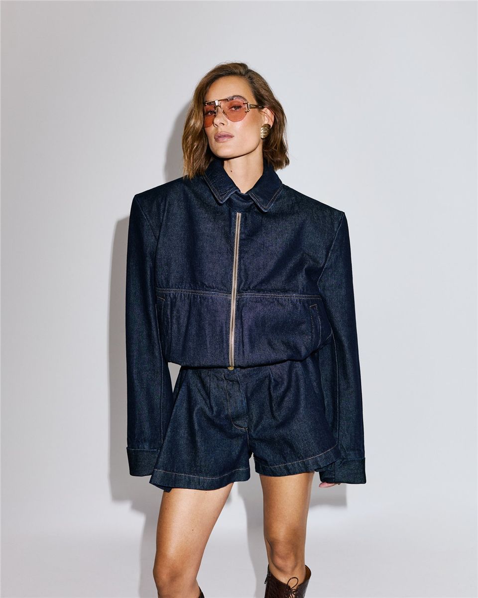 Clichy shorts in dark blue-THE MANNEI-Verso