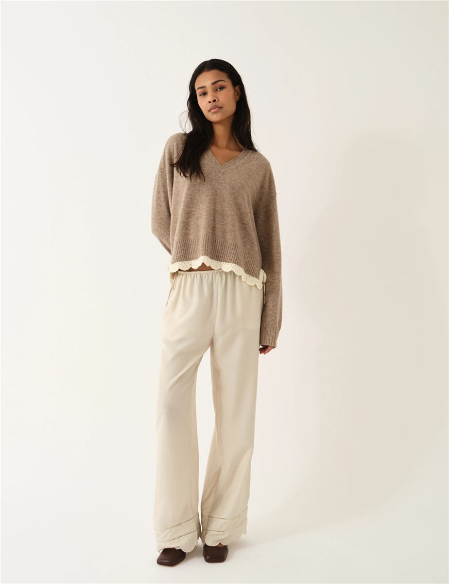 Como crochet v-neck beige melange-THE GARMENT-Verso