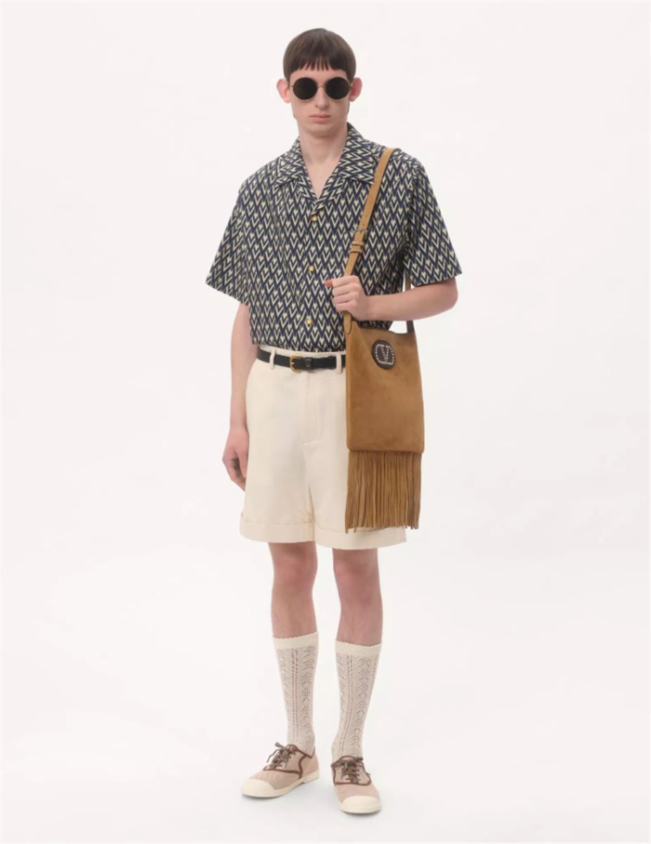 COTTON POPELINE BOWLING SHIRT WITH TOUTE LA V PRINT -  VALENTINO -  Verso
