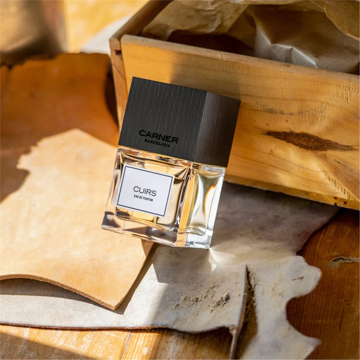 Cuirs eau de parfum-CARNER-Verso