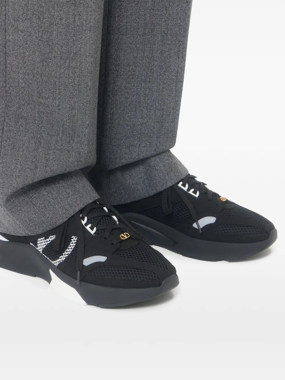 Demivee mesh-panel sneakers-VALENTINO-Verso