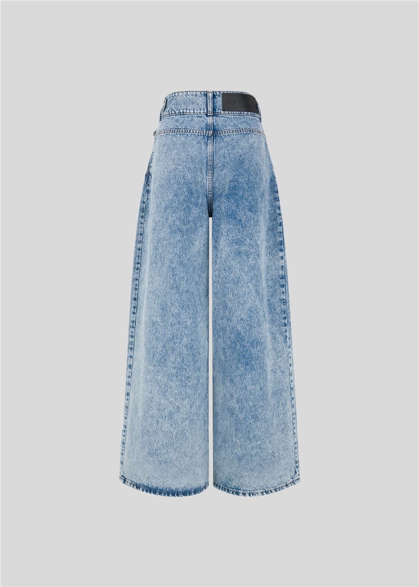 Drew-THE MANNEI-Verso