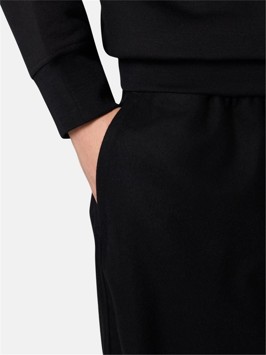 Loose-fit joggers with elasticated cuffs