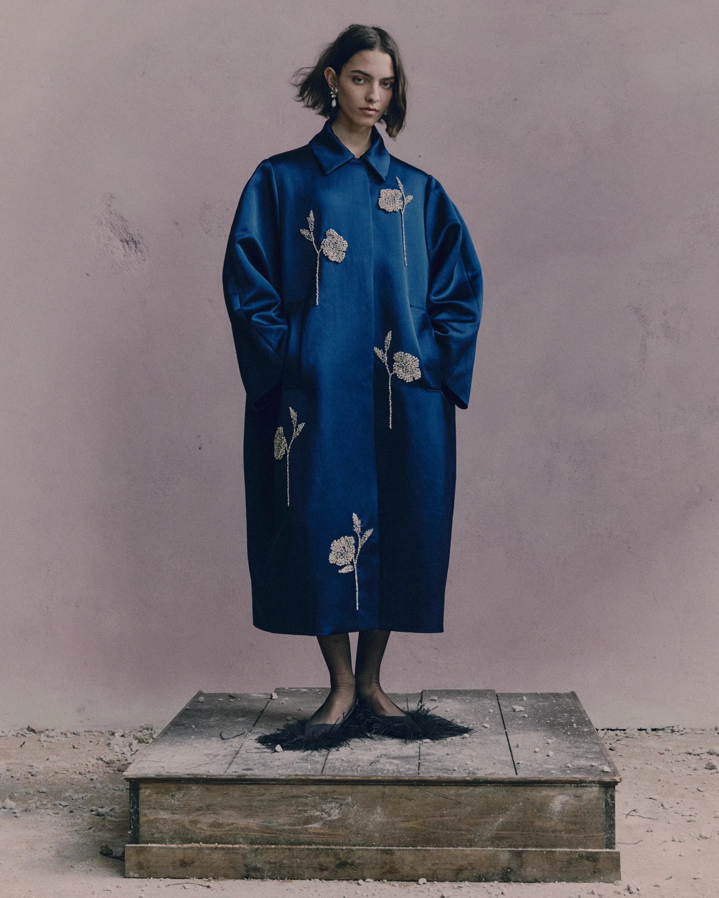 Embroidered heavy satin coat-ERDEM-Verso