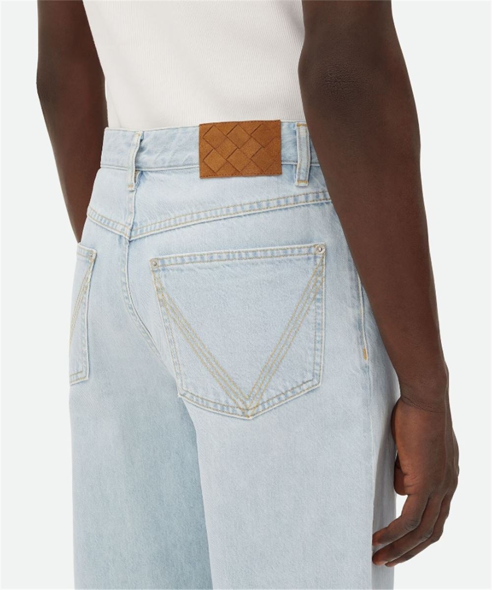 EXTRA BLEACHED WIDE LEG JEANS - BOTTEGA VENETA - Verso