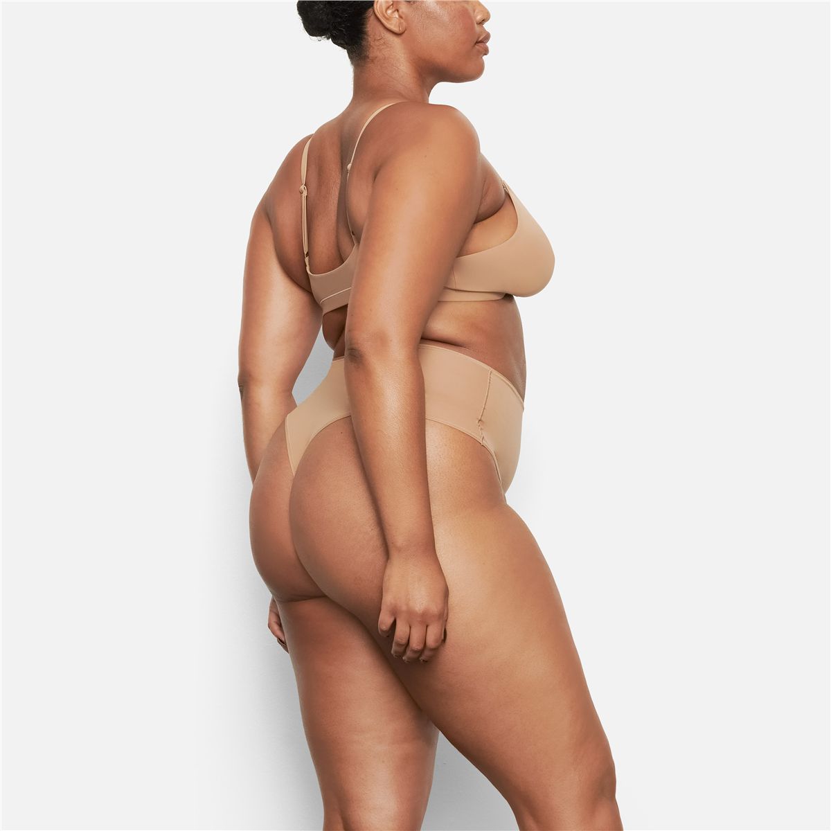 Fits Everybody High-Waisted Thong-SKIMS-Verso