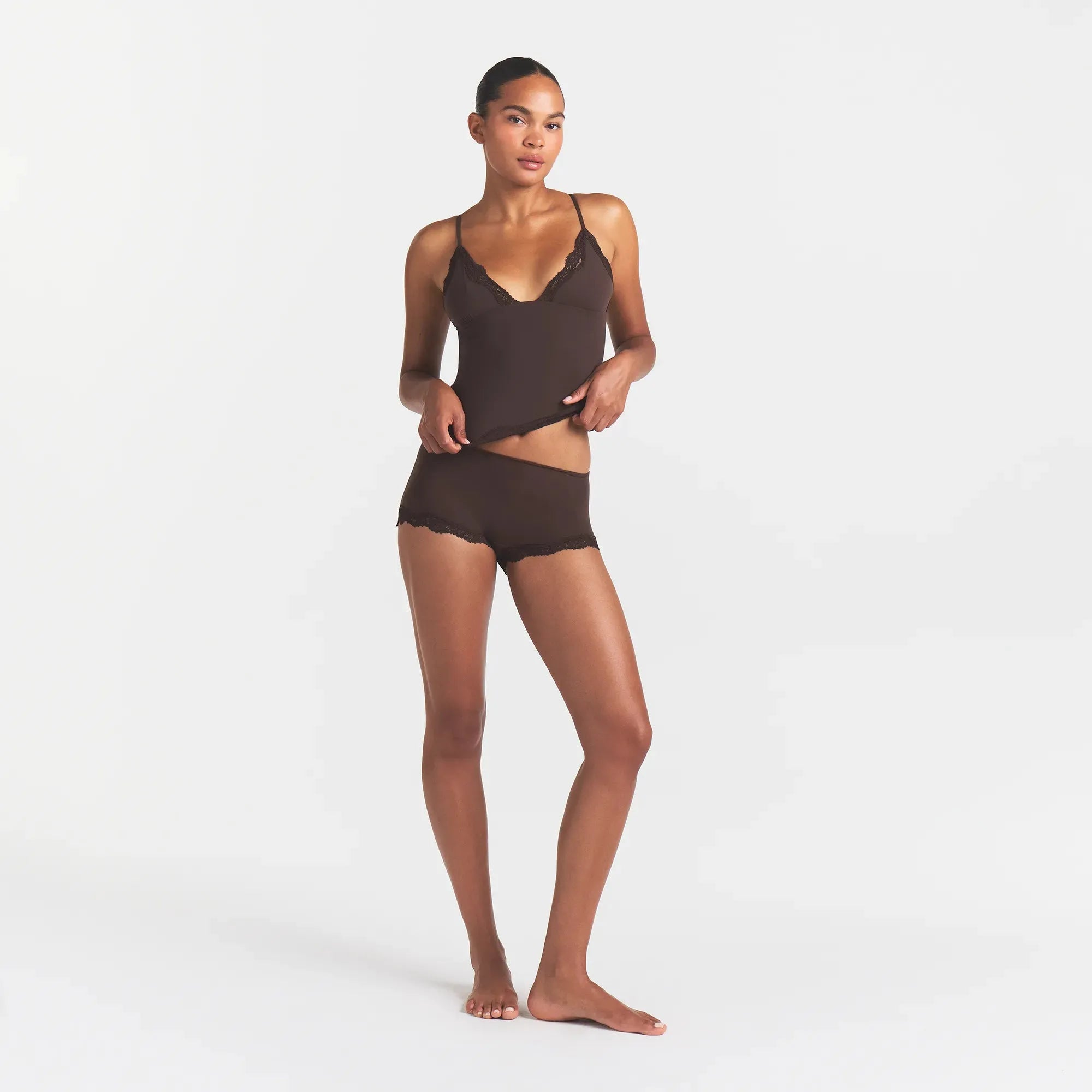 Fits Everybody Lace Cami and Boyshort Set-SKIMS-Verso