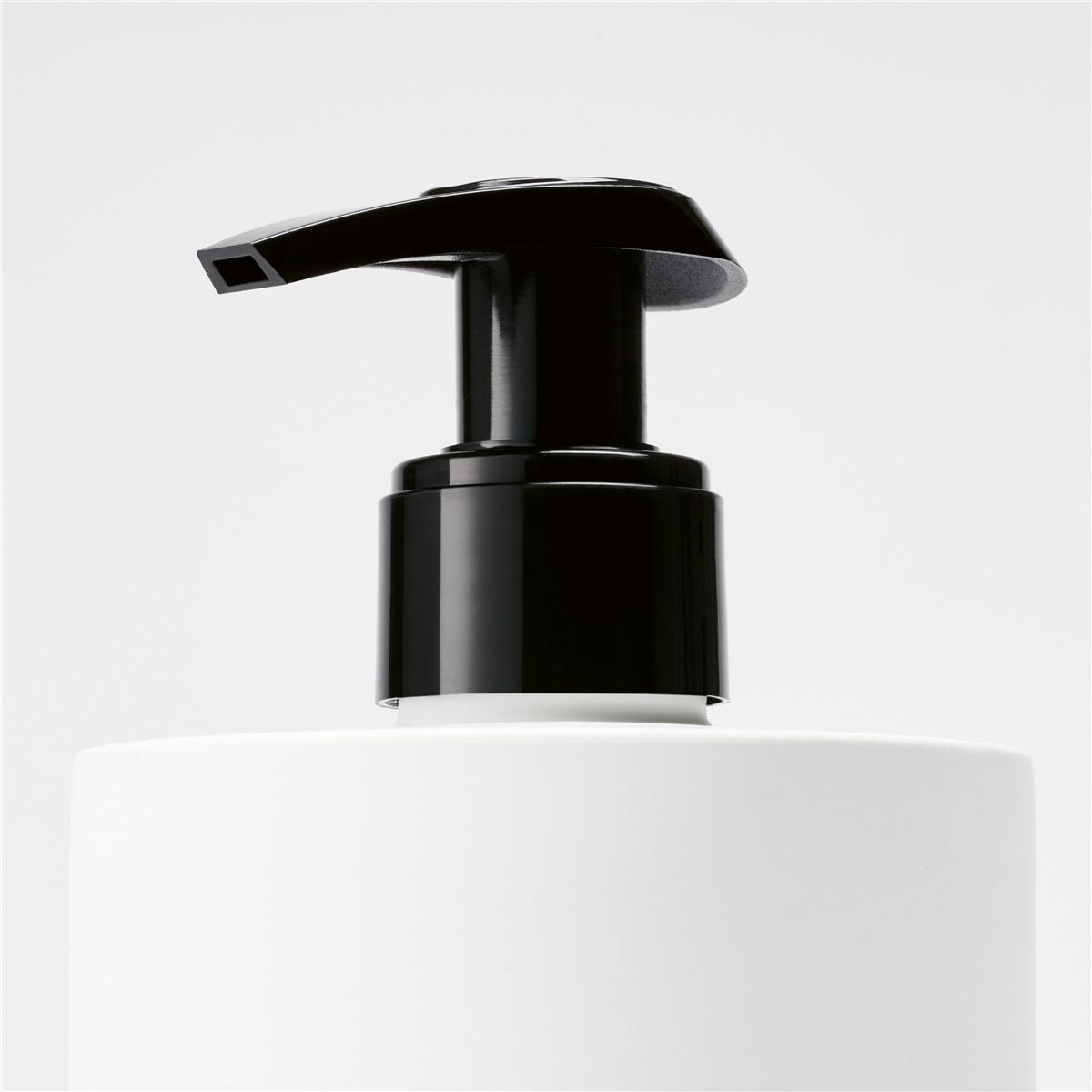 Hand lotion suede-BYREDO PARFUMS-Verso