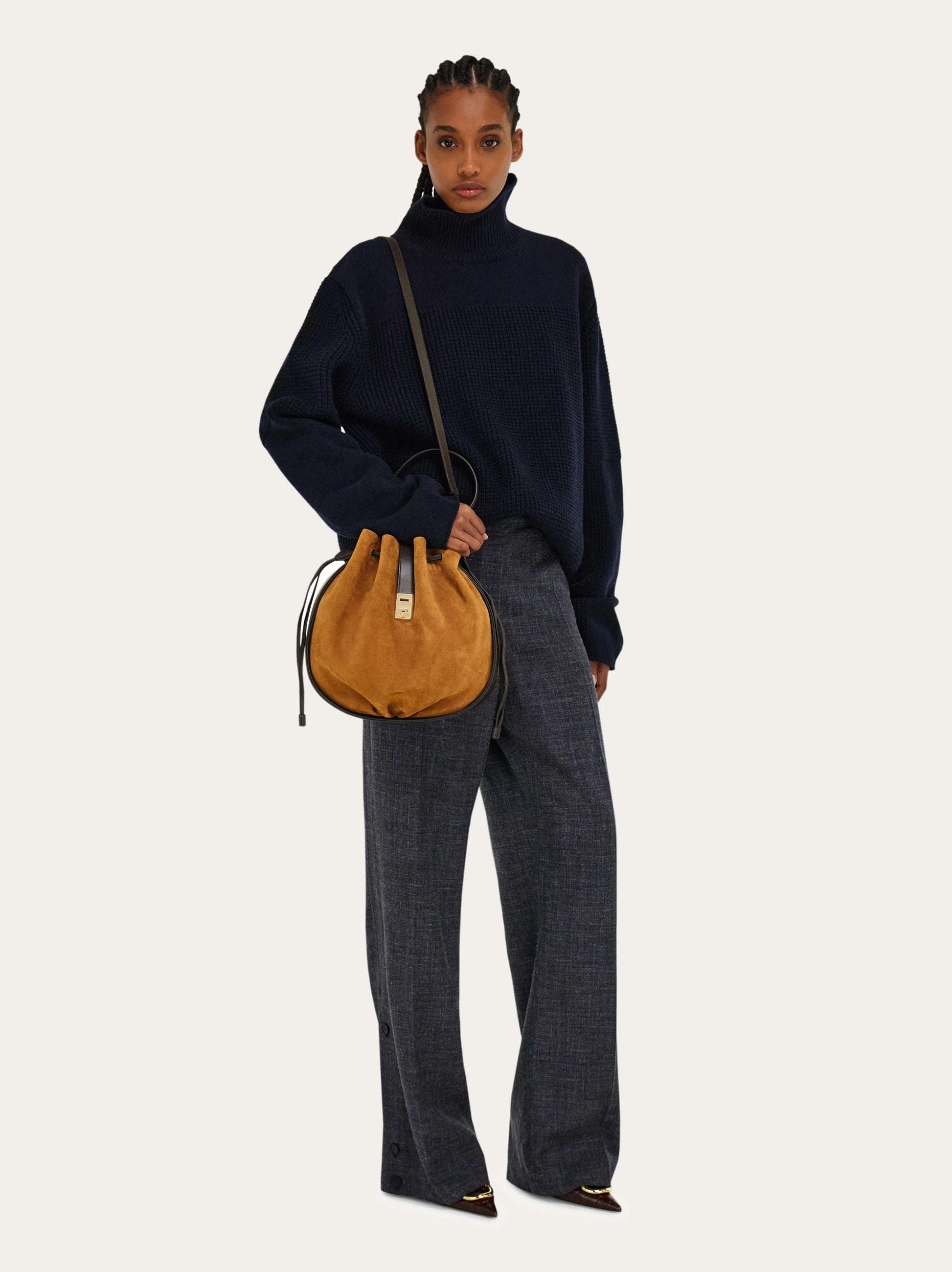 Hug bucket bag-FERRAGAMO-Verso