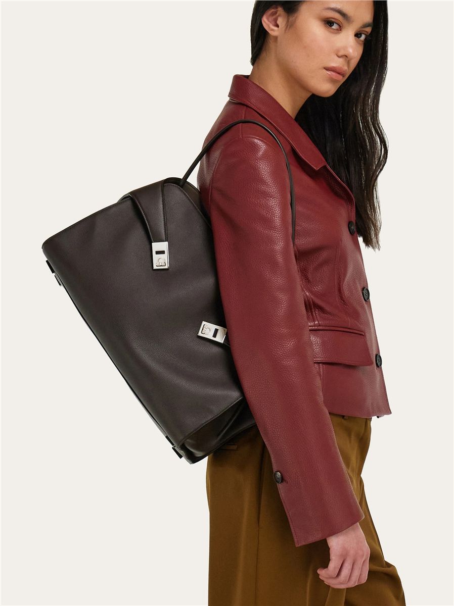 Hug soft bicolor shoulder bag (l)-FERRAGAMO-Verso