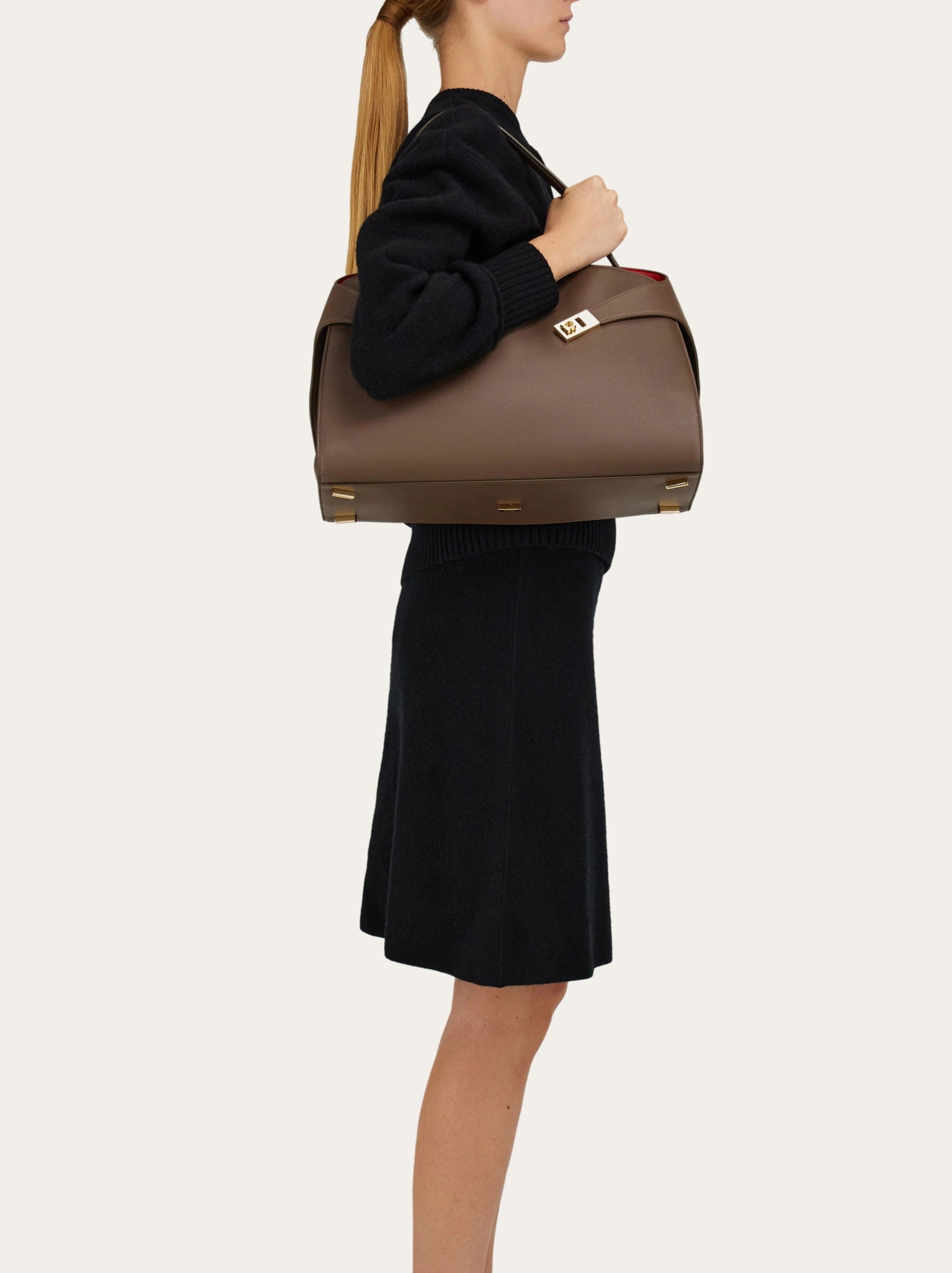 Hug soft two-tone shoulder bag (l)-FERRAGAMO-Verso