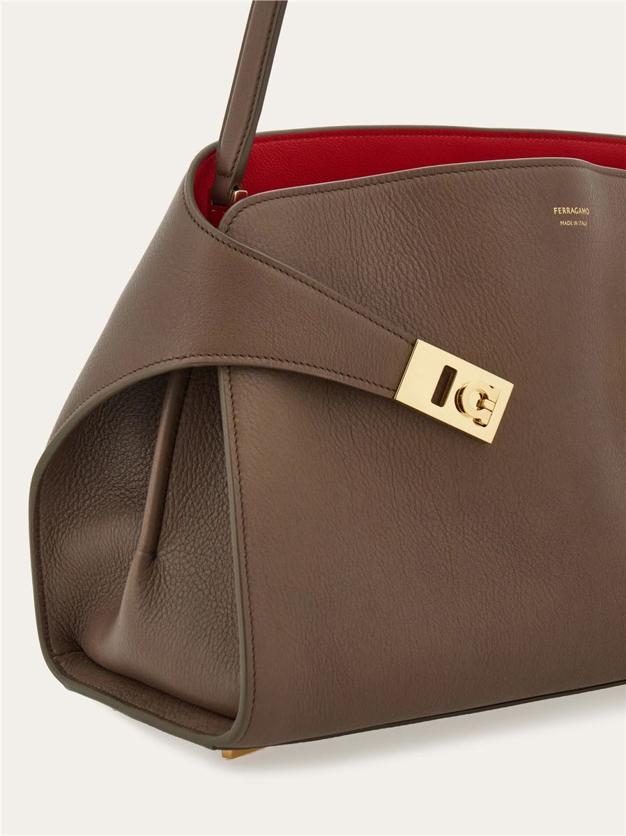 Hug soft two-tone shoulder bag (m)-FERRAGAMO-Verso
